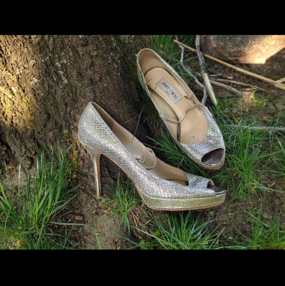 Jimmy Choo Silver Keyhole Accent Pumps - Picture 3 of 5